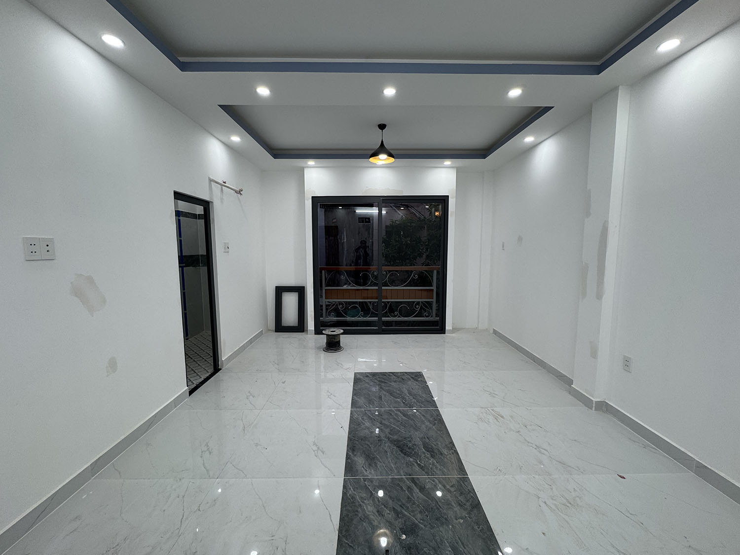 Tuyệt phẩm biệt thự mini 3 lầu, góc 2 mặt tiền hẻm 2 xe hơi 7 chỗ tránh nhau khu VIP Đặng Văn Ngữ